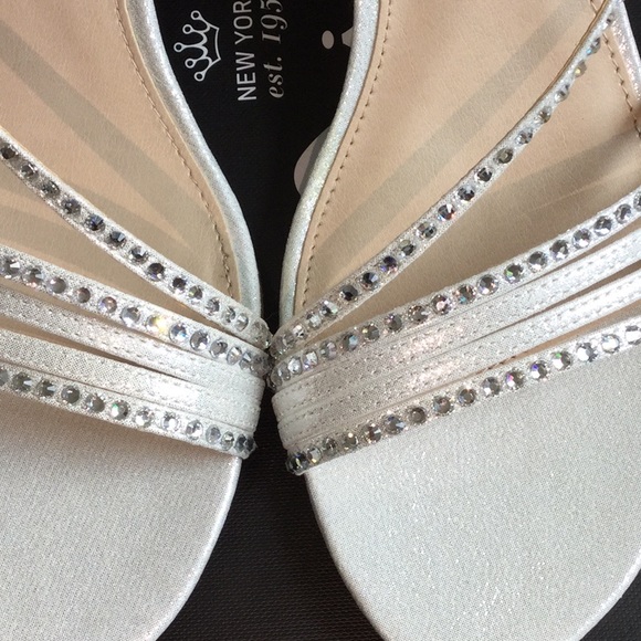 💗💗Pearly Silver Sandals NWOT - Picture 3 of 6